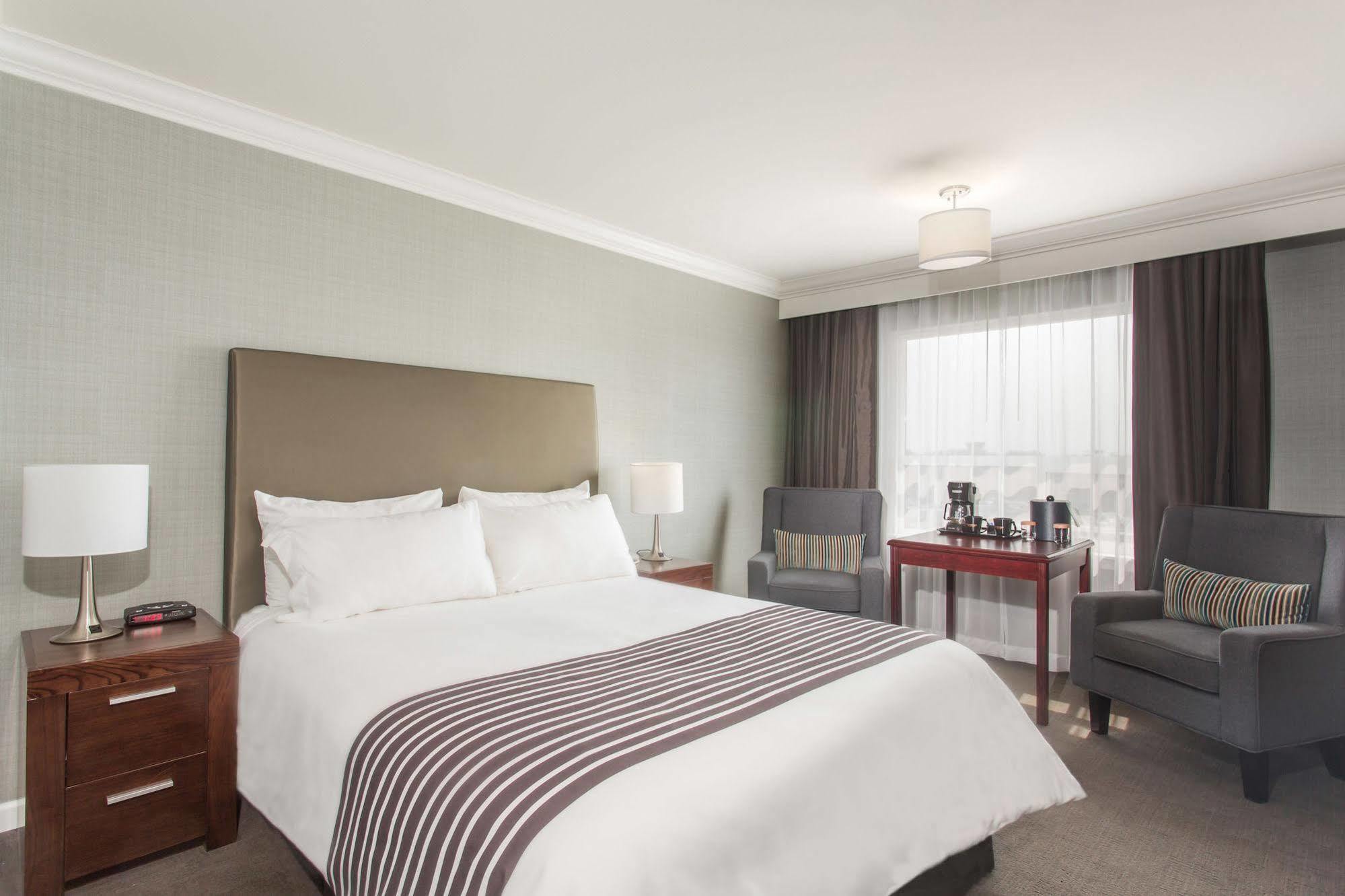 Sandman Hotel Ред-Дір Екстер'єр фото